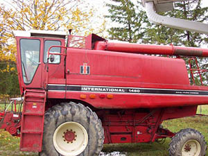 COMBINES FOR WRECKING:
IH 1460
IH 815
MF