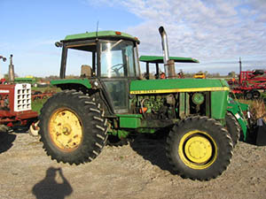JD 4230 wrecking for parts