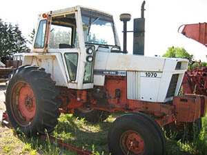 1070 Case Tractor wrecking for parts
